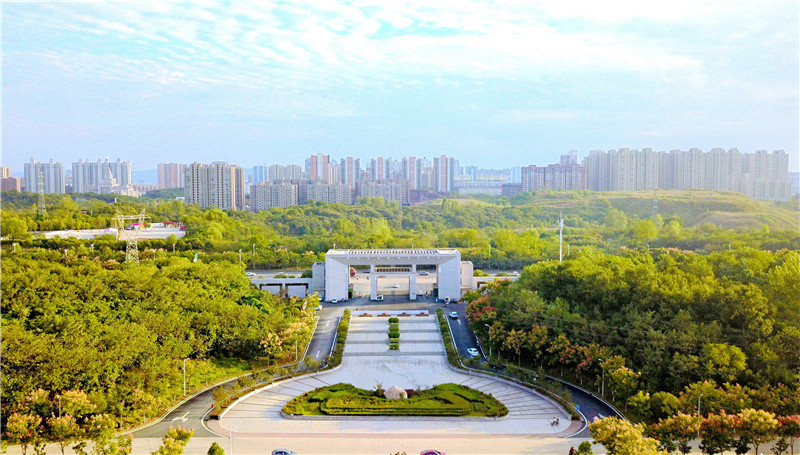 信阳农林学院 羊山校区 南大门2.jpg