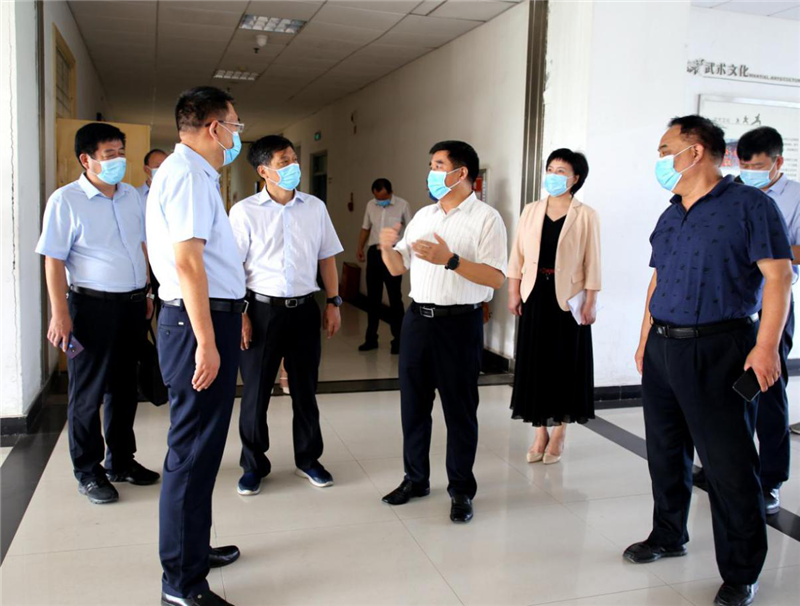 省教育厅党组成员、副厅长、一级巡视员刁玉华在河南中医药大学检查指导2.png